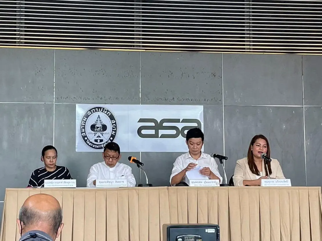 The election panel, with the key safe on the table